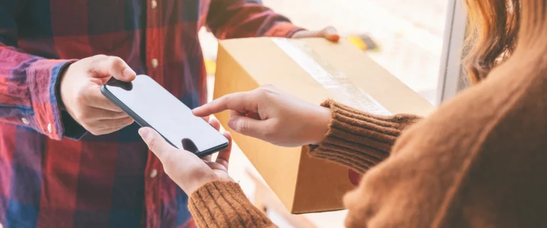 Developing a custom mobile app for ad-hoc couriers